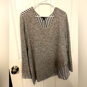 Lane Bryant blouse size 18/20 mix color, gray navy blue stripes with white